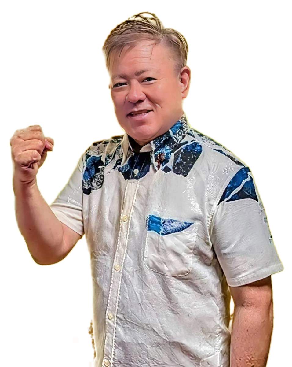 拳を上げる宮城かつ